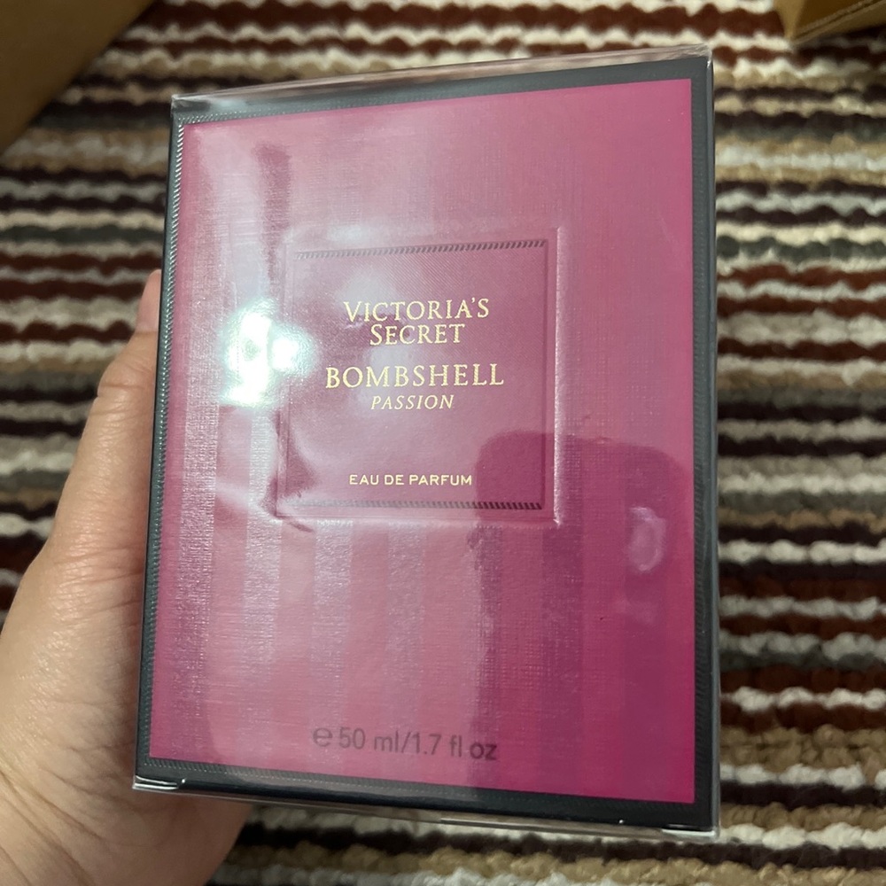 Victoria secret bombshell passion perfume